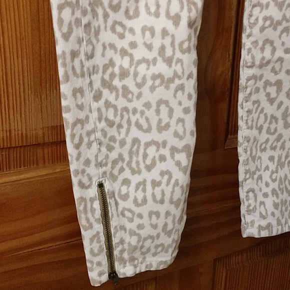 Banana Republic ankle zip corduroy skinnies pants. Size 27 (4) - Picture 4 of 8